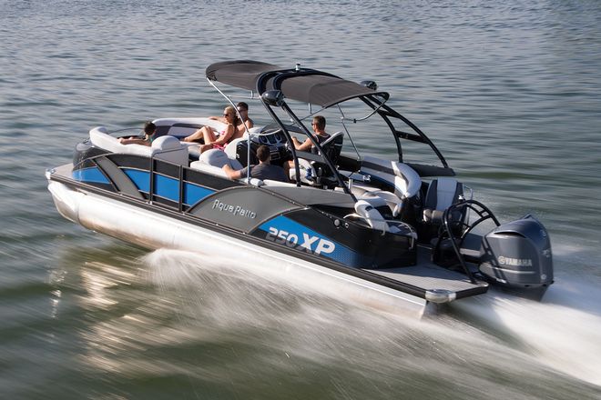 10 top pontoon boats: our favorites - boats.com