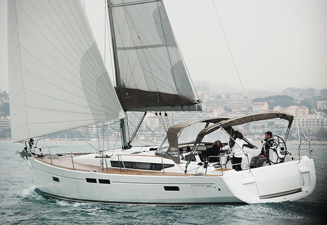 Jeanneau Sun Odyssey 469: Powerful Package