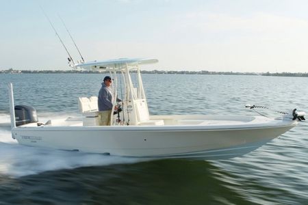 Pathfinder 2600 HPS Bay Boat: All Hail the King