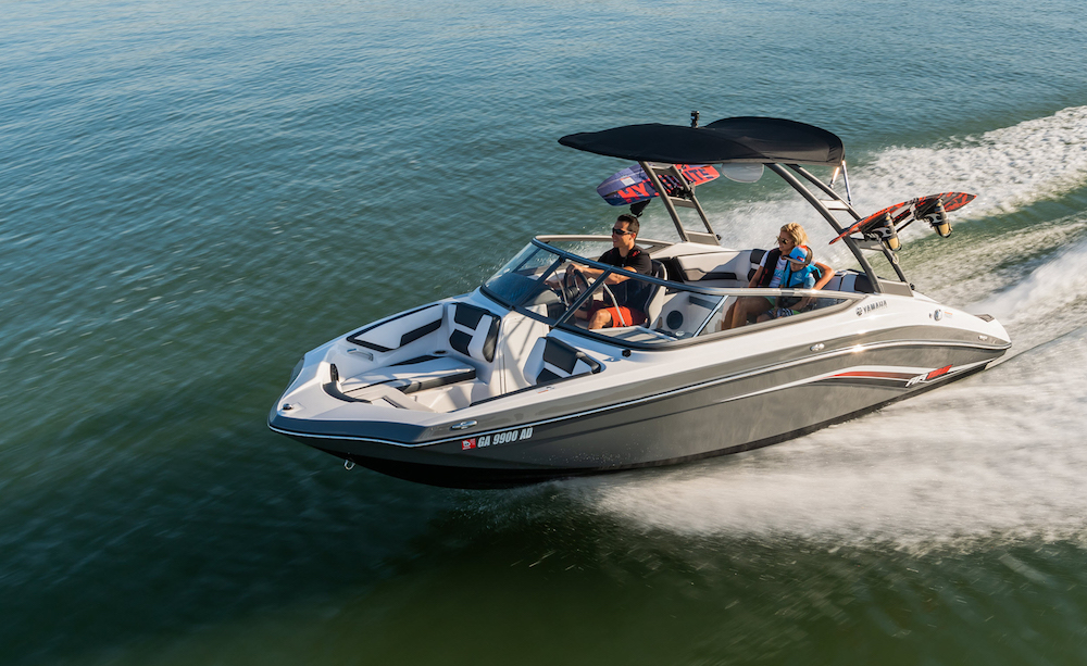 New Yamaha AR195 Sport Boat Review