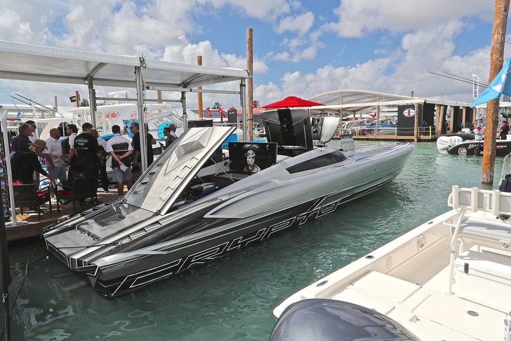 cigarette boats' tirranna, fountain's 43nx center console