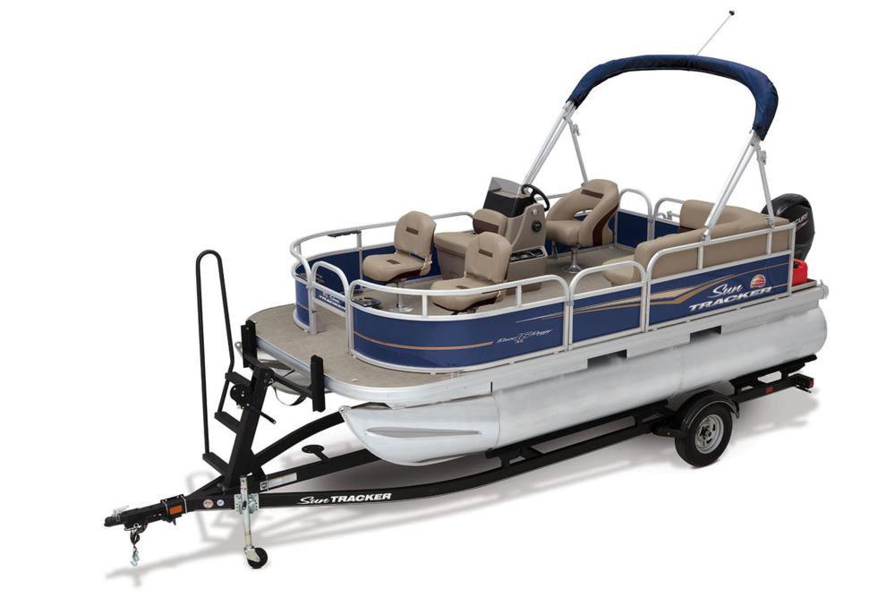 2022 Sun Tracker Bass Buggy 16 Fishing Pontoon Boat