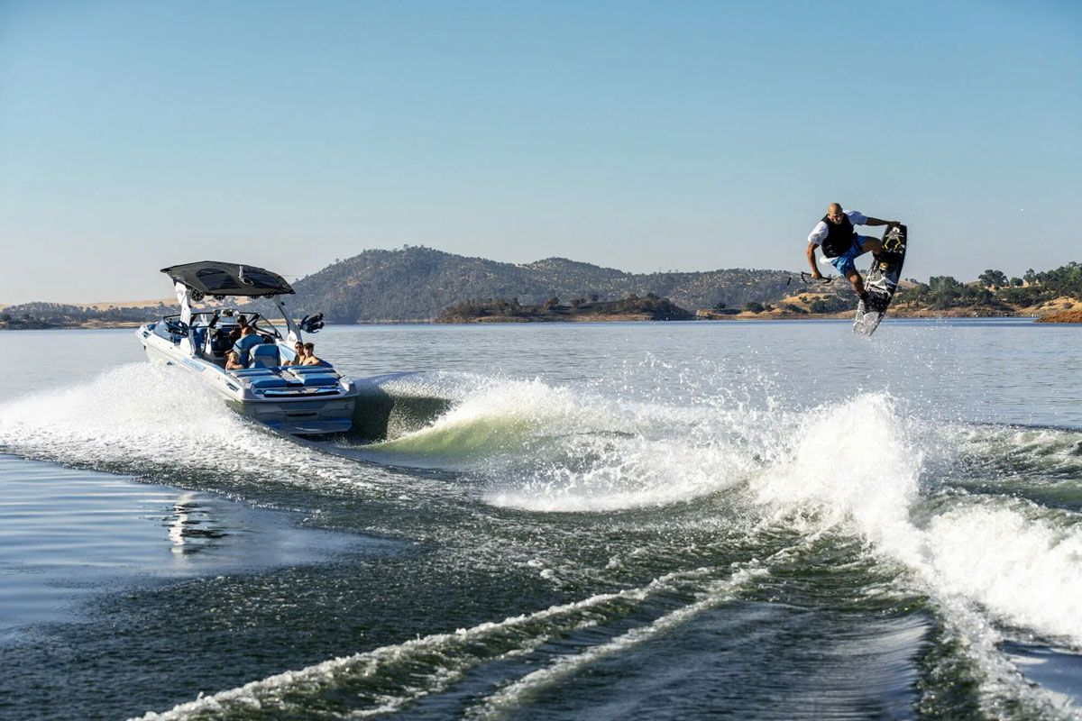 centurion ski and wake boat