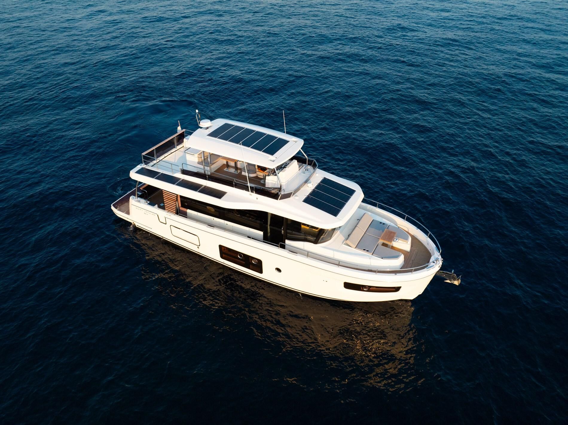 2026 Beneteau Swift Trawler 54 