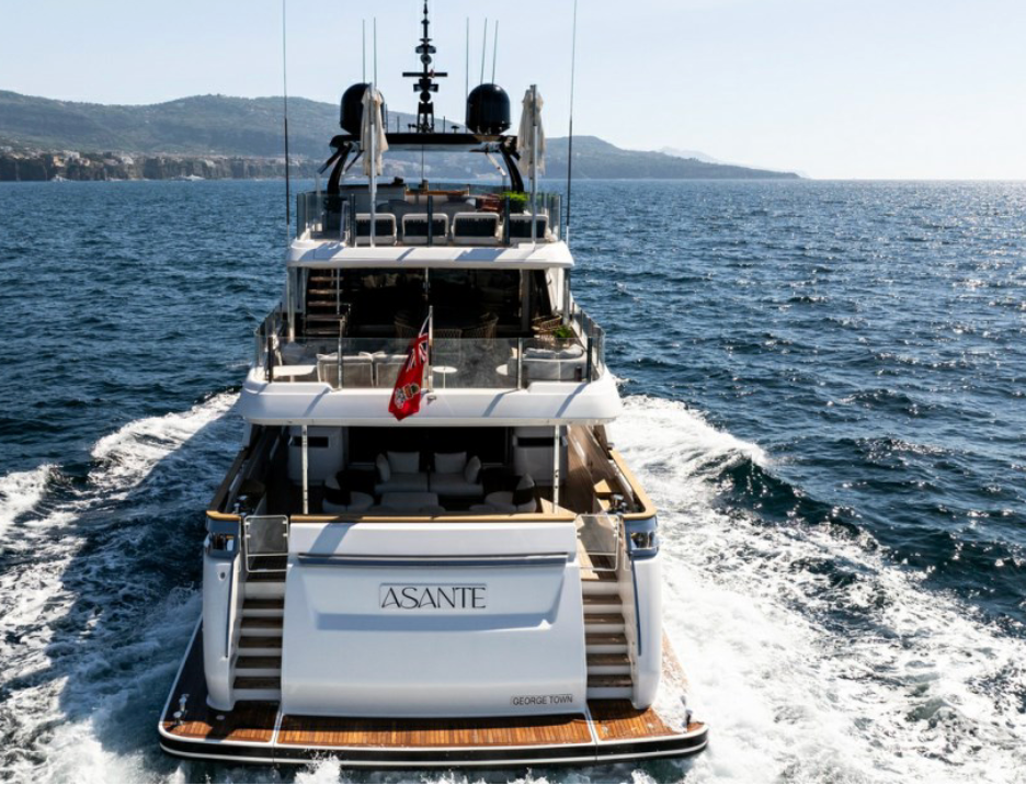 Le superyacht ASANTE en haute mer